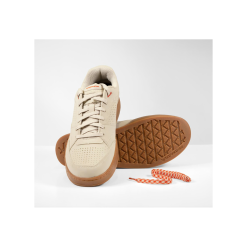 Scarpe Endura Hummvee Flat Pedal (Bianco) -Negozio online Caschi Italia scarpe endura hummvee flat pedal bianco 1